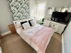 Bedroom - click for photo gallery